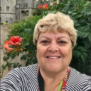 Meet your Posher, Becky